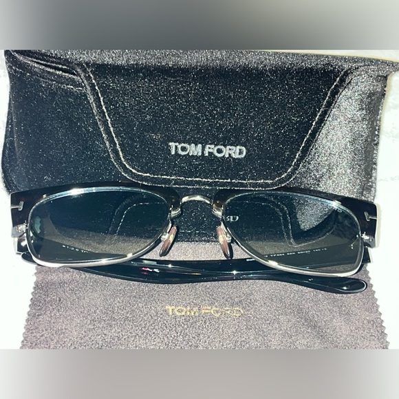 Tom Ford Dakota 02 sunglasses TF554  Black Sunglasses with Case EUC - Picture 9 of 10
